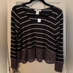 Love Squared striped floral trim long sleeve cropped top. NWT